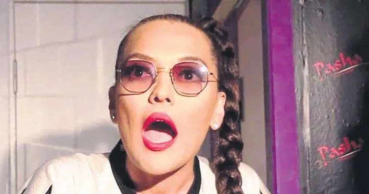 Demet Akalın makara konusu oldu