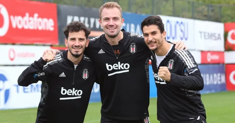 Beşiktaş’ta Başakşehir mesaisi sürüyor! Ayak tenisinde kazanan Türkler oldu