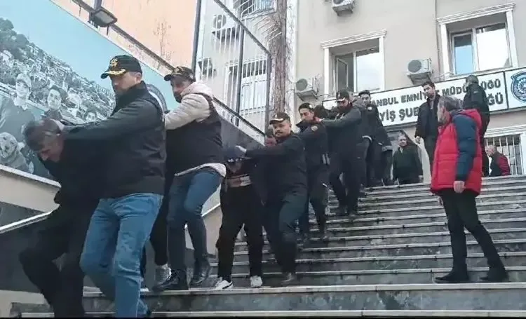 Araba satışında inanılmaz oyun: Noterde parmak basarak dolandırdı!