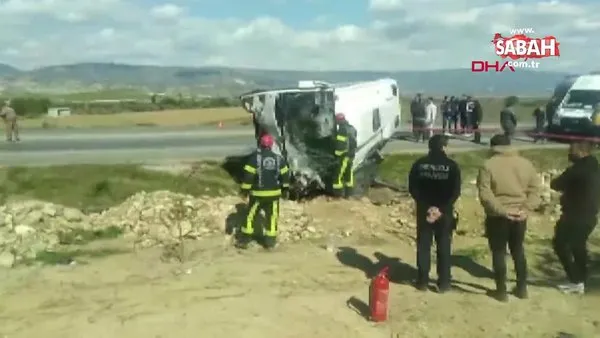 Denizli'de feci kaza: Tur midibüsü otomobil ile çarpıştı; 1 ölü, 22'si alman turist 24 yaralı | Video