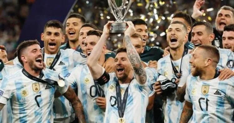 İtalya’yı ezip geçen Arjantin kupayı aldı