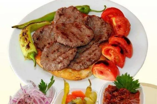 tellice-koftesinden-mercimek-bata-sivasin-damak-catlatan-iftar-menusu-hazir-1772171463895.jpeg