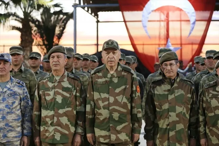 Cumhurbakanı ile beraber ünlü isimler sınıra akın etti