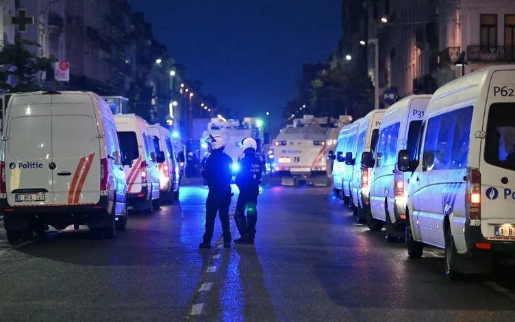 SON DAKİKA | Fransa’da büyük kaos! Ülke yanıyor Macron eğleniyor: Gözaltı sayısı 1000’e ulaştı