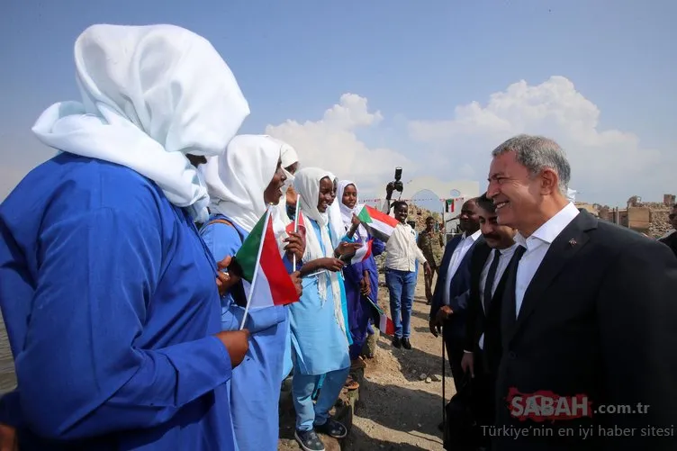 Hulusi Akar Sevakin Adası'nda