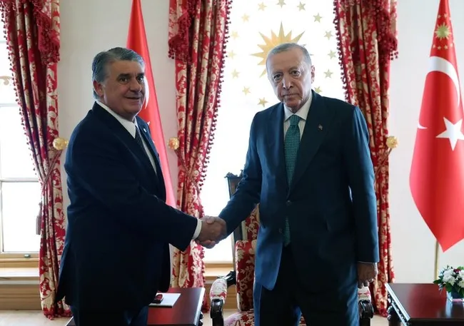 baskan-recep-tayyip-erdogan-4-buyuk-kulubun-baskanlari-ile-bir-araya-geldi-1788616087727.jpg Başkan Recep Tayyip Erdoğan 4 büyük kulübün başkanları ile bir araya geldi