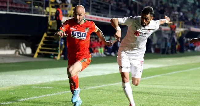 Ziraat Türkiye Kupası'nda yarı final heyecanı sürüyor! Alanyaspor - Sivasspor (CANLI)