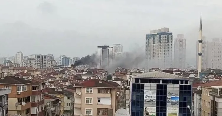 Ataşehir’de panik dolu anlar: 4 katlı binanın çatı katında yangın çıktı!