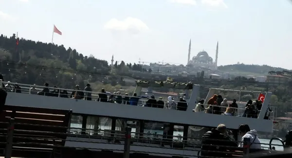 istanbul-bayramda-sokaga-tasti-1682175412116.jpeg