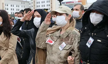 Şehit eşini asker selamıyla uğurladı