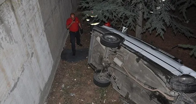 Kırıkkale’de otomobil okulun bahçesine düştü