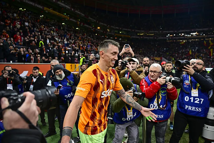 Son dakika haberi: Galatasaray’da Muslera’dan ayrılık açıklaması! Görüştüğü iki takımı duyurdu...