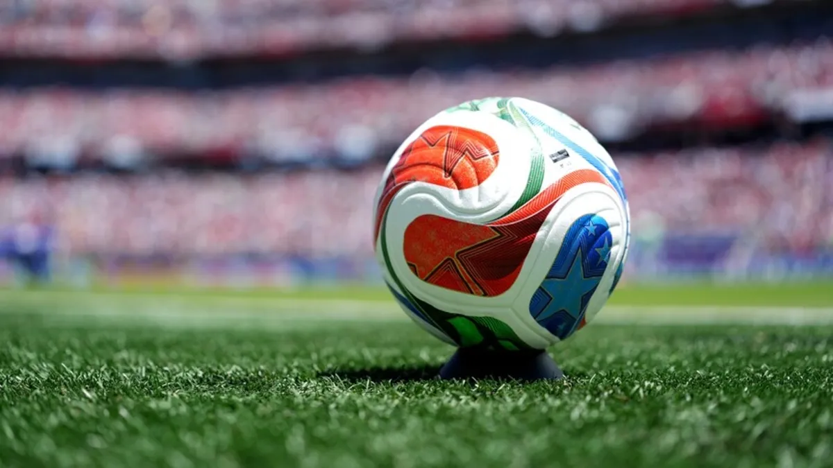 2026 FIFA Dünya Kupası logosu ve futbol topu