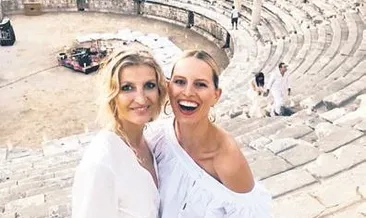 Ünlü modeller Efes’te