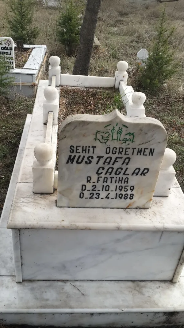 pkknin-sehit-ettigi-ogretmenin-oglu-konustu-1669273310530.jpg