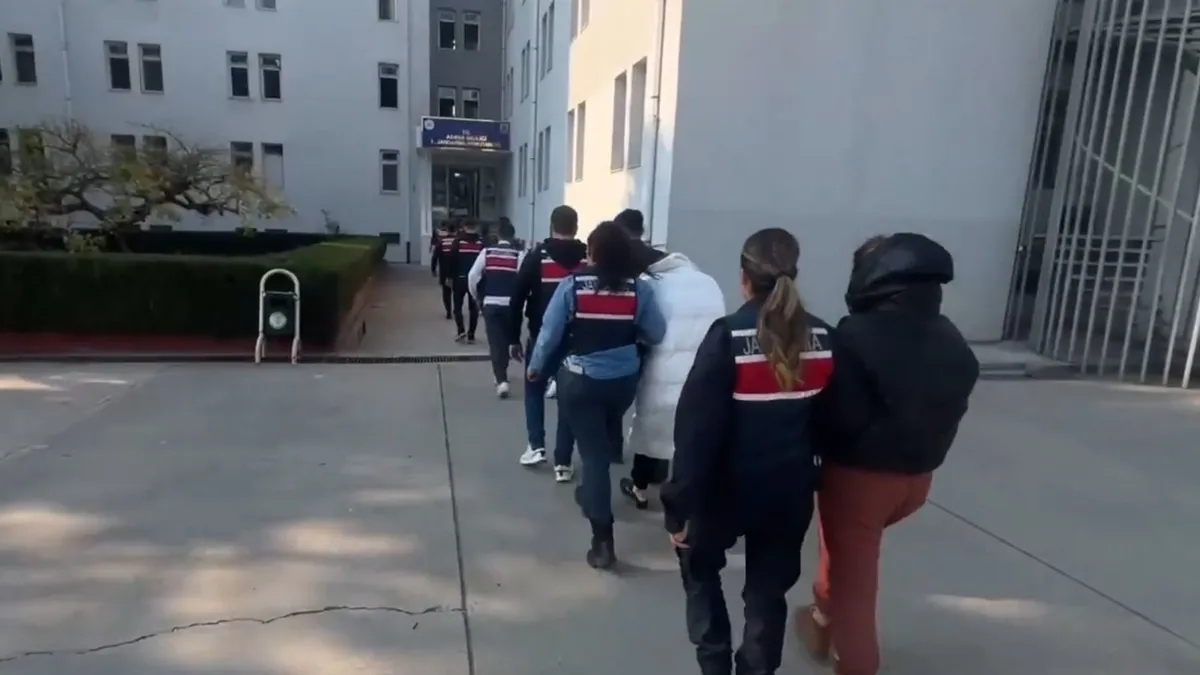 SON DAKİKA… İçişleri Bakanı Ali Yerlikaya duyurdu! 17 ilde siber operasyon: 65 tutuklama! SON DAKİKA… İçişleri Bakanı Ali Yerlikaya duyurdu! 17 ilde siber operasyon: 65 tutuklama!