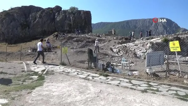 amasya kalesi nde yapilan arkeolojik kazilarda 700 yillik cami bulundu