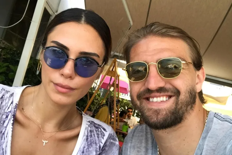 8 yılı devirdiler.. Caner Erkin’den eşi Şükran Ovalı’ya romantik evlilik yıl dönümü mesajı Daha da aşık oluyorum kadınım...
