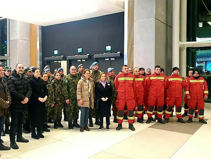 İstanbul Havalimanı'nda duygulandıran görüntüler: Binlerce gönüllü depremzedelere yardım için akın etti
