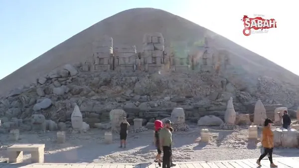 Nemrut Dağı’nda hafta sonu turist yoğunluğu yaşandı | Video