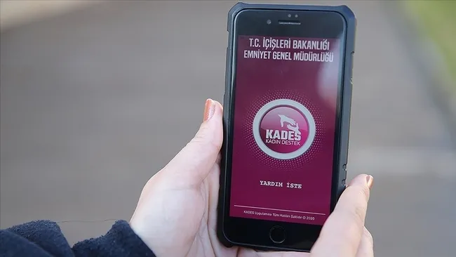 icisleri-bakani-soylu-duyurdu-kadina-siddete-karsi-yeni-proje-kadina-el-kal-ka-maz-1667593906210.jpg İçişleri Bakanı Soylu duyurdu! Kadına şiddete karşı yeni proje: Kadına El Kal-ka-maz