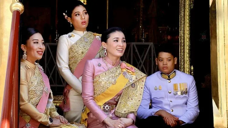 Son dakika bilgileri: Tayland Kralı 20 cariyeyle otele kapanmıştı! Şoke eden yeni detaylar var