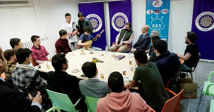 YÖK Başkanı Özvar, üniversiteli öğrencilerle iftar sofrasında buluştu