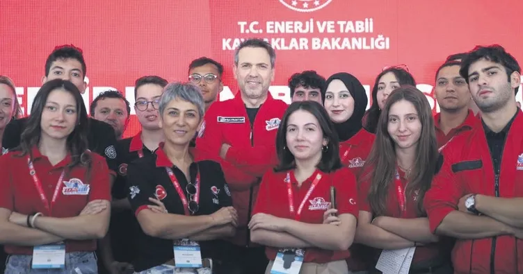 Bayraktar: Gençler geleceğimizin ümidi