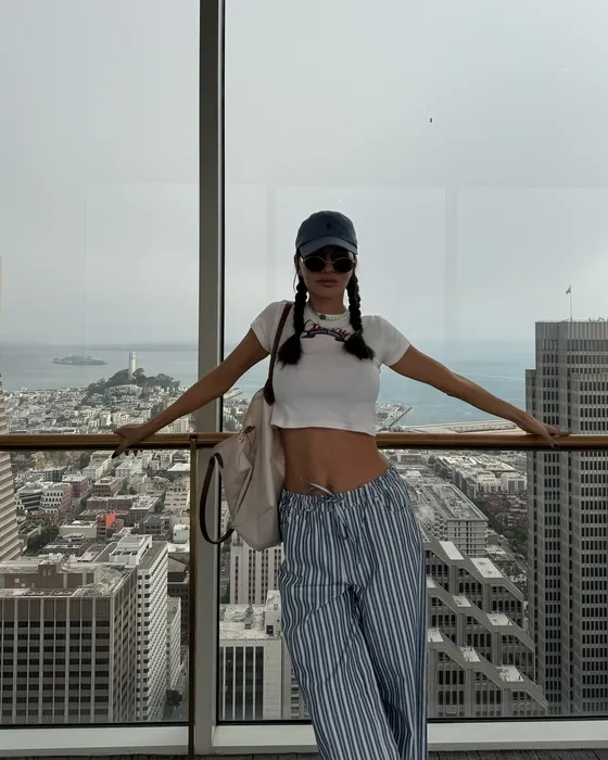 Doktorlar’ın ‘Ela’sı fiziğiyle büyüledi: Görenler baka kaldı!