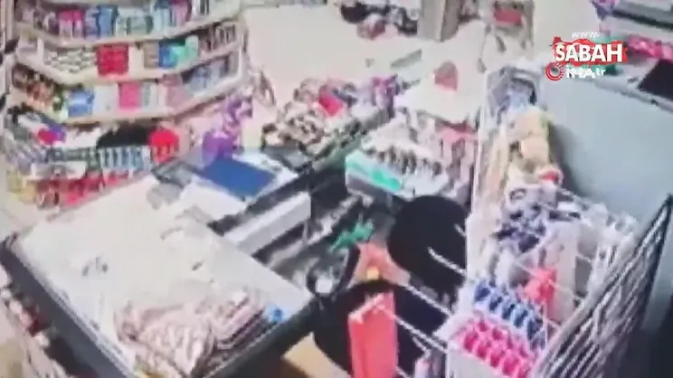 Son dakika! Deprem anı kamerada! | Video