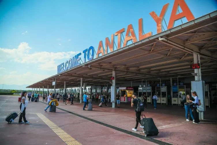 Antalya’da turist sayısında rekor artış! Geçen yıla göre fark 1 milyonu aştı