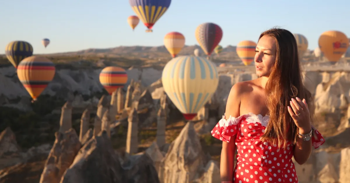 Kapadokya'da balonlar 437 bin kişiyi uçurdu Kapadokya'da balonlar 437 bin kişiyi uçurdu