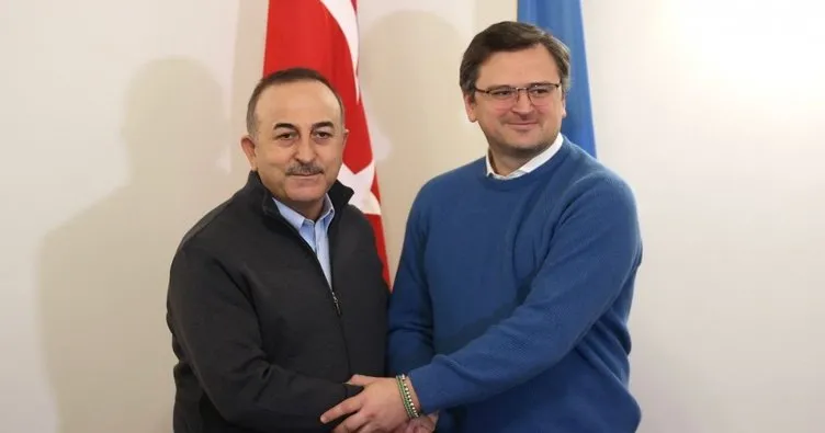 Dışişleri Bakanı Çavuşoğlu Ukraynalı mevkidaşı Kuleba ile telefonda görüştü