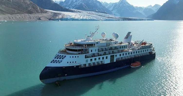 Grönland’de mahsur kalan lüks yolcu gemisi kurtarıldı