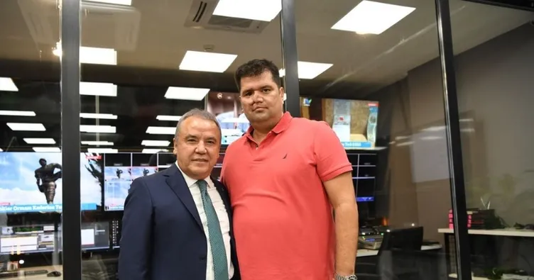 Son dakika | Antalya’daki yolsuzluk soruşturmasında yeni detaylar: TV kanalı sahibine adrese teslim ihale!