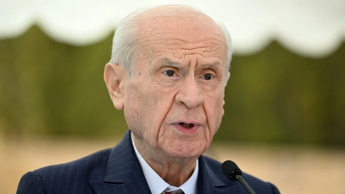 Bahçeli’den CHP’ye sert tepki: Gençlik üzerindeki oyuna son verilmeli Bahçeli’den CHP’ye sert tepki: Gençlik üzerindeki oyuna son verilmeli