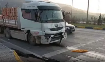 Mermer yüklü TIR, personel servisine çarptı: Yaralılar var #burdur