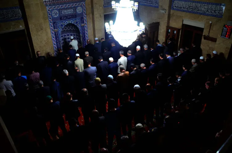 Ramazan ayının ilk teravih namazı kılındı