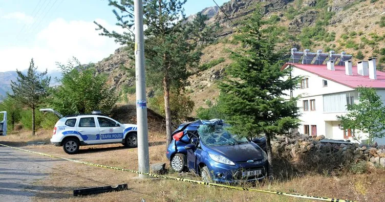 Gümüşhane’de otomobil elektrik direğine çarptı: 1 ölü