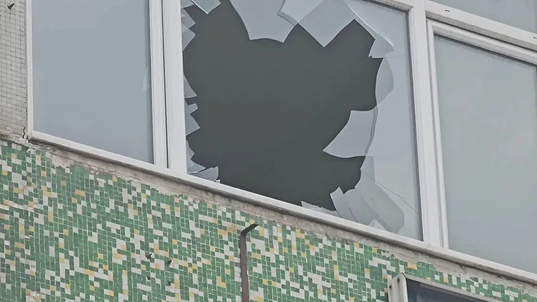 SON DAKİKA... İstanbul’da kan donduran vahşet: Önce uyuşturucu aldılar ardından dövüp camdan attılar!