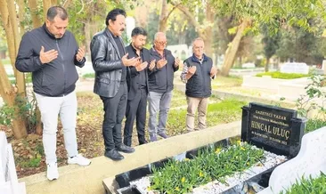 Hıncal Uluç kabri başında anıldı