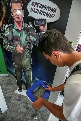 Atak helikopteri telefonlara iniyor