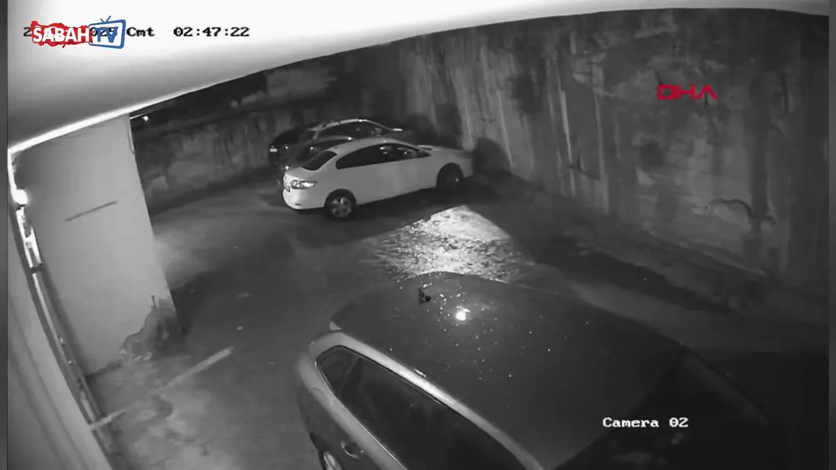 Maltepe’de istinat duvarının 3 aracın üzerine çöktüğü anlar kamerada | Video videosunu izle Maltepe’de istinat duvarının 3 aracın üzerine çöktüğü anlar kamerada | Video videosunu izle