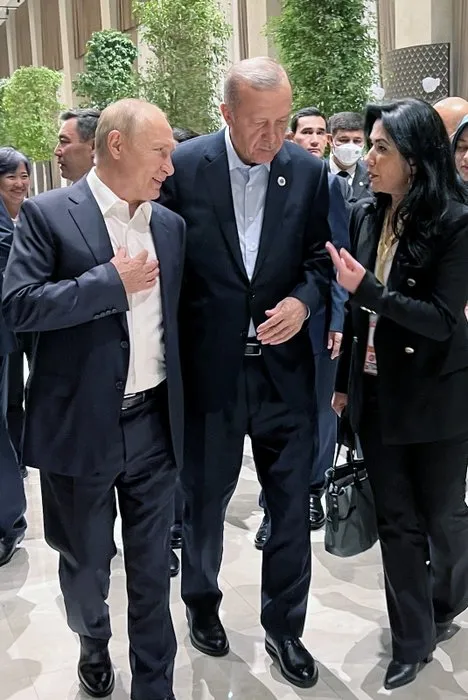 Başkan Erdoğan dünya liderleri ile bir araya geldi: Özbekistan’dan dikkat çeken kareler