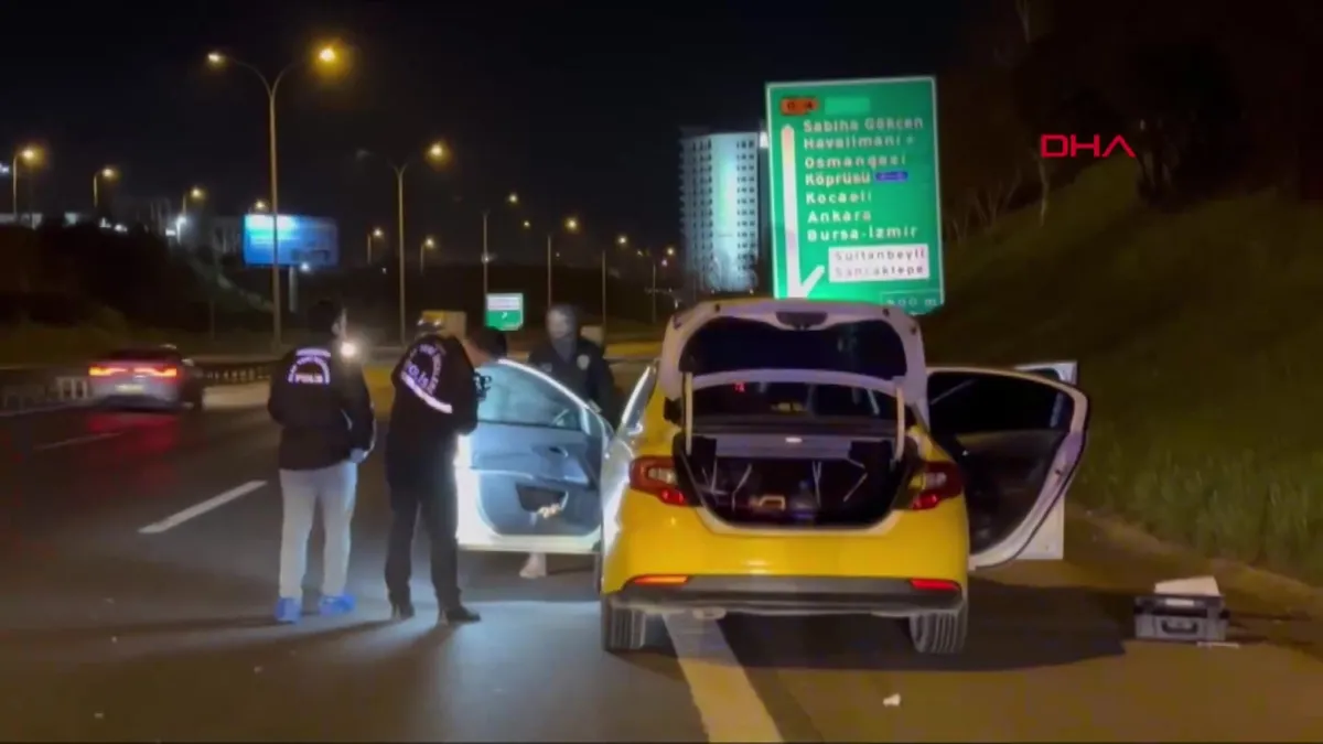 Sultanbeyli TEM Otoyolu’nda taksinin çarptığı yaya öldü | Video videosunu izle Sultanbeyli TEM Otoyolu’nda taksinin çarptığı yaya öldü | Video videosunu izle