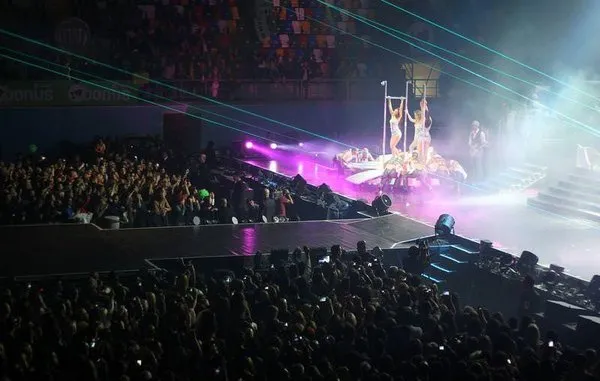 Jennifer Lopez İstanbul'u salladı