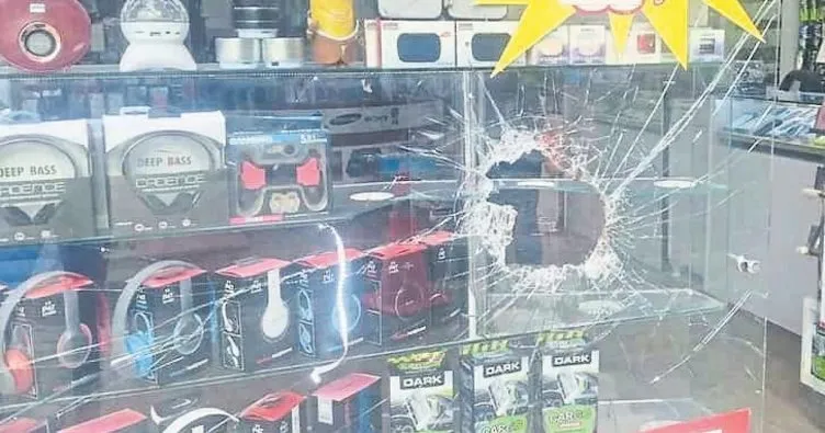 Kemeraltı Çarşısı’nda dükkanlar yağmalandı