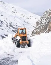 Ovit Yaylası beyaza büründü