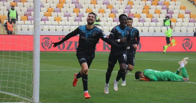 Adana Demirspor, Sivas’ı devirip zirve takibini sürdürdü! Malatya’da 3 gollü maç