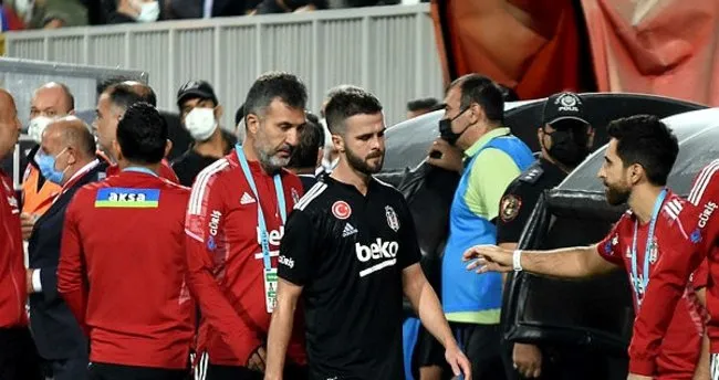Son dakika: Beşiktaş'a Pjanic şoku! Sakatlanarak oyundan çıktı...